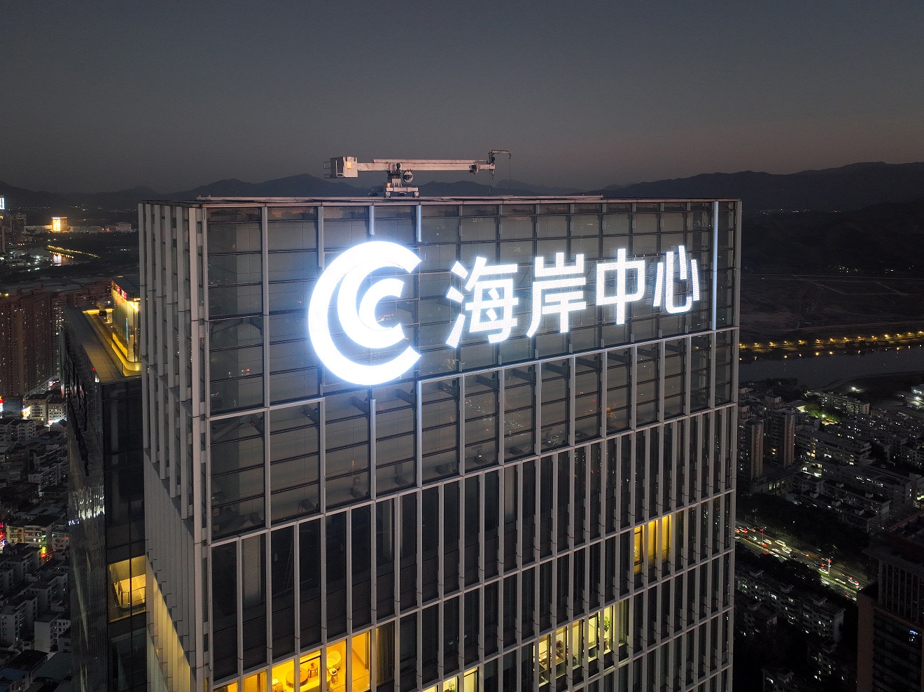 幕墻發(fā)光字應(yīng)用普遍的具體原因是什么呢？