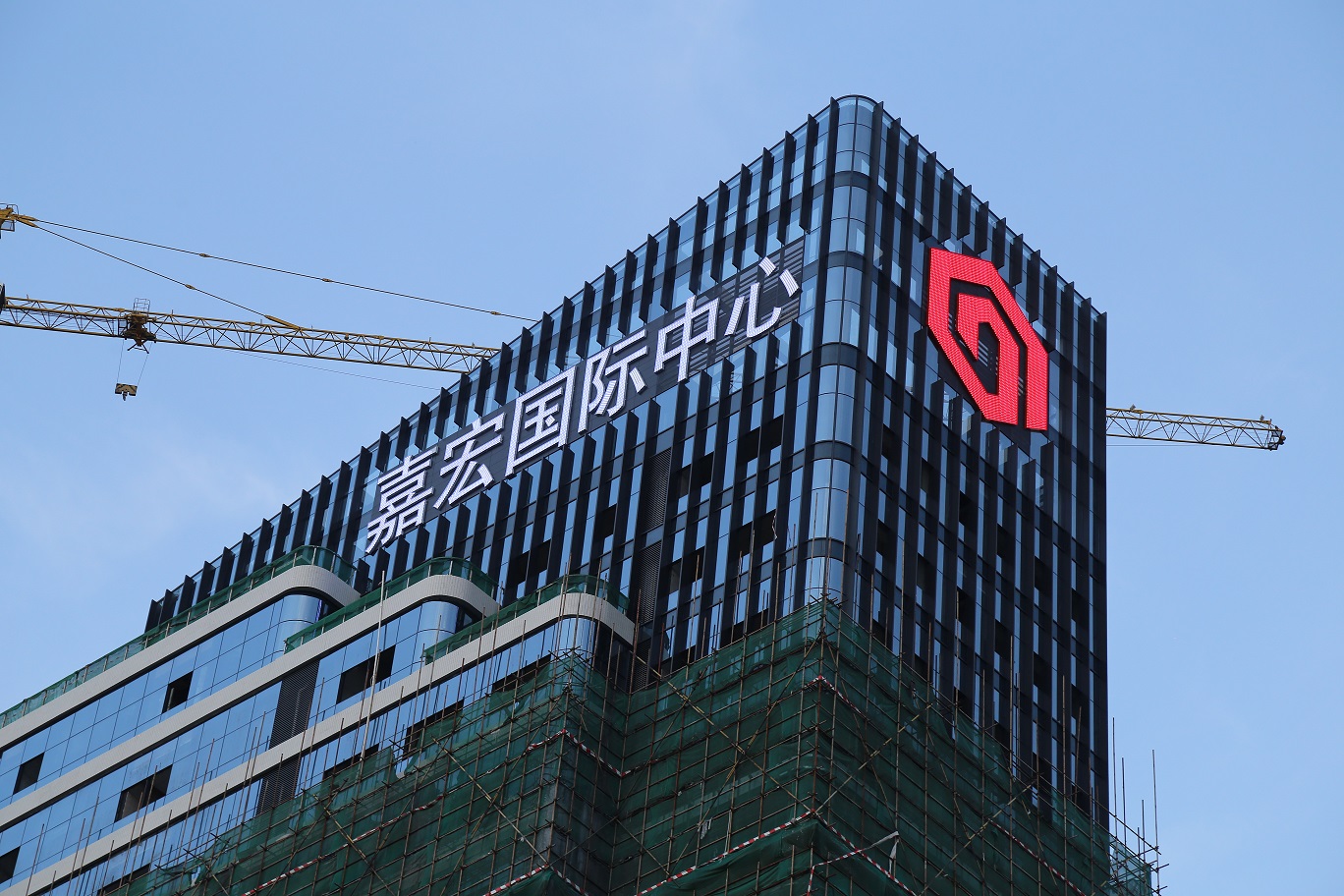 樓體發(fā)光字的制作和安裝需要遵守哪些規(guī)定和標準？